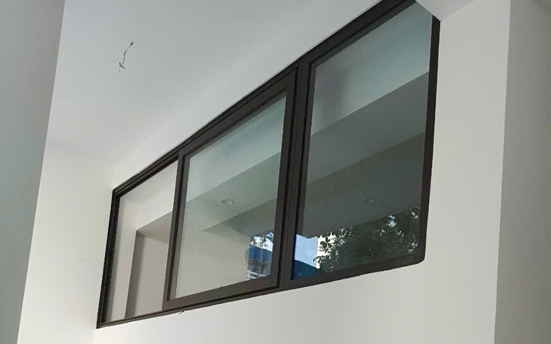 Cửa lùa nhôm kính giúp tiết kiệm tối đa diện tích không gian