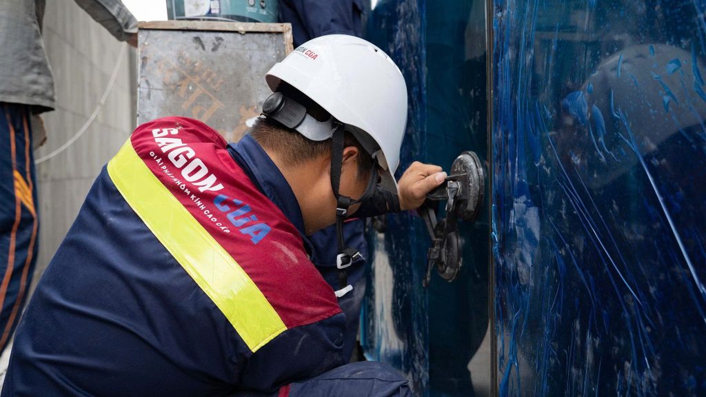 Lắp đặt đúng kỹ thuật giúp tăng tuổi thọ của hệ cửa