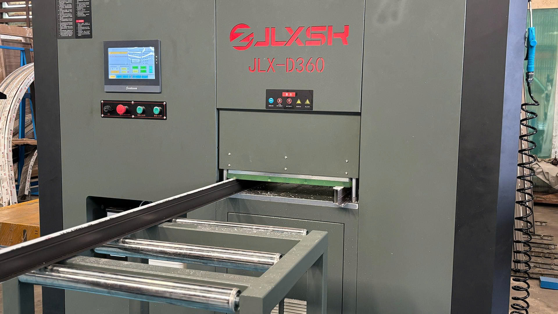 Máy CNC tự động đạt độ chính xác lên tới 99%