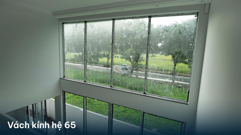 Vách kính mặt tiền nhôm Maxpro lấy sáng tối đa tại dự án Quận 9